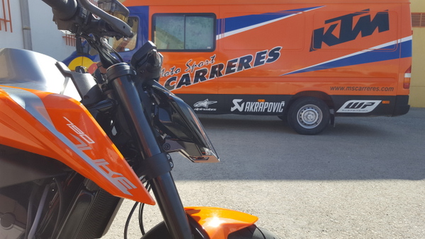 KTM 790 Duke at Moto Sport Carreres